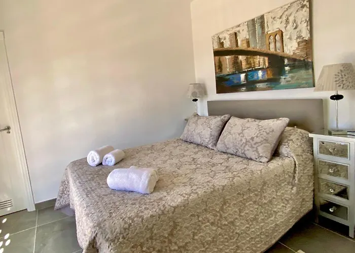 La Caleta Penthouse 아데제